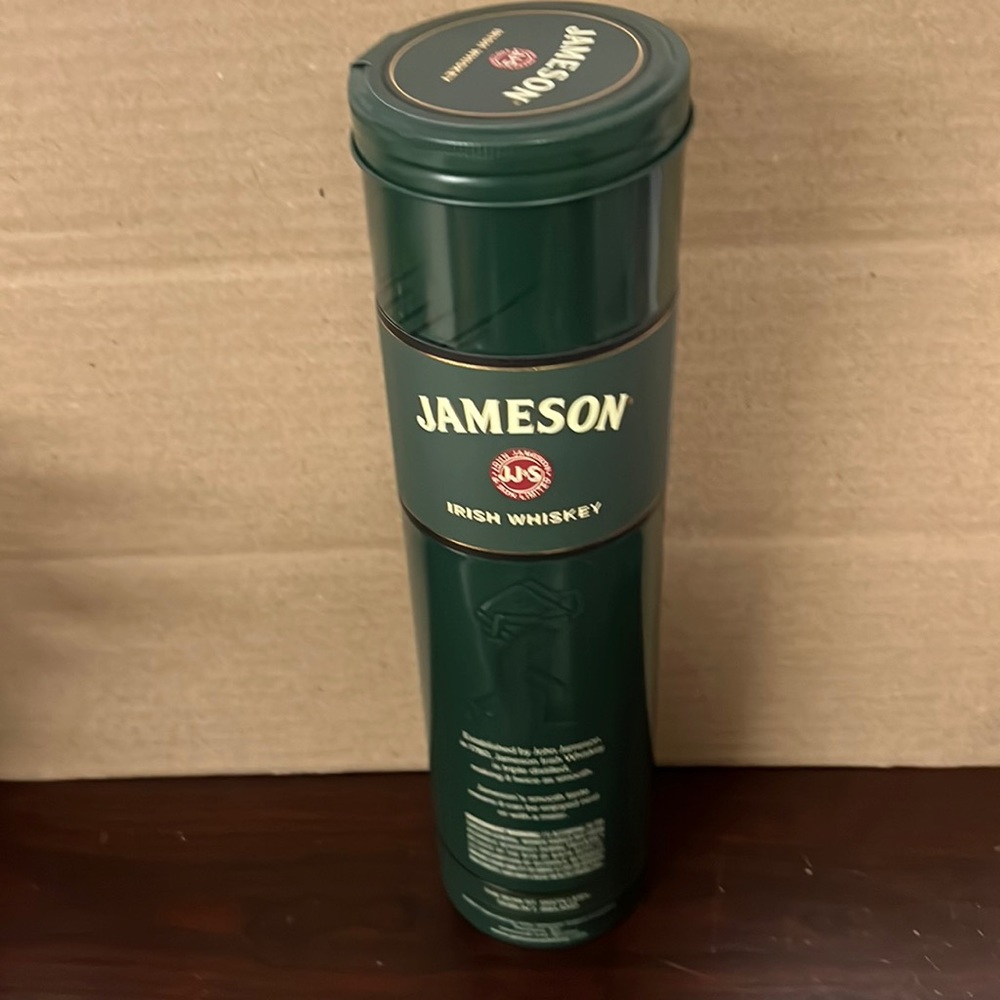 New Jamison, Irish whiskey gift can